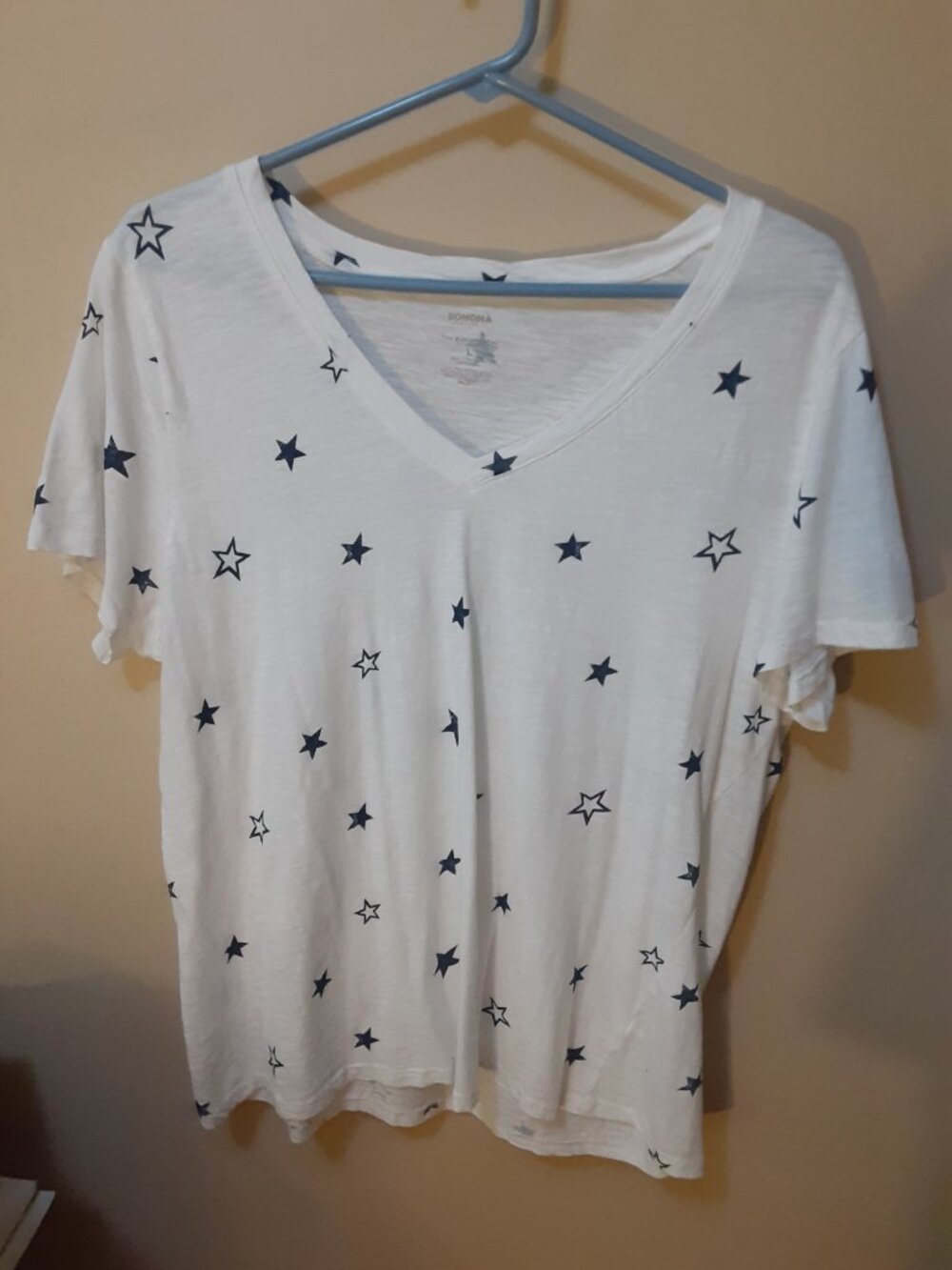 Somoma White t-shirt with Navy Stars Size L Everyday Tee